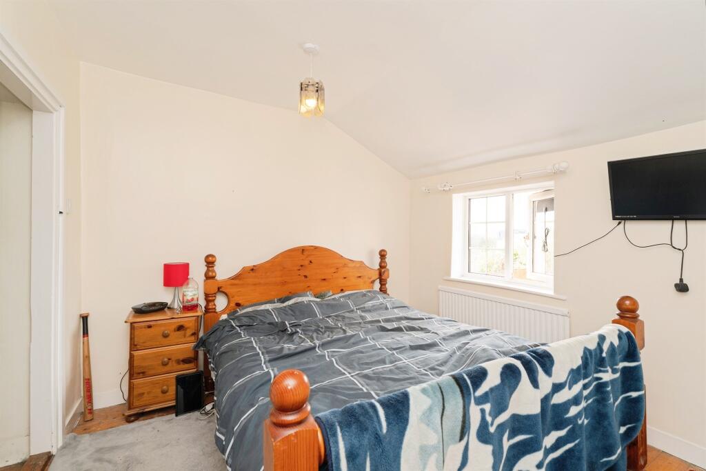 House in Breckland, Little Ellingham - More