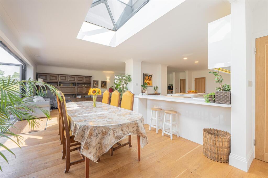 House in Dudley - View 5