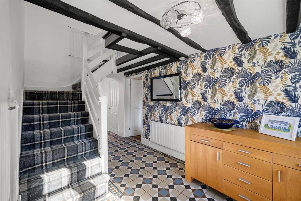 House in Lincoln - View 5