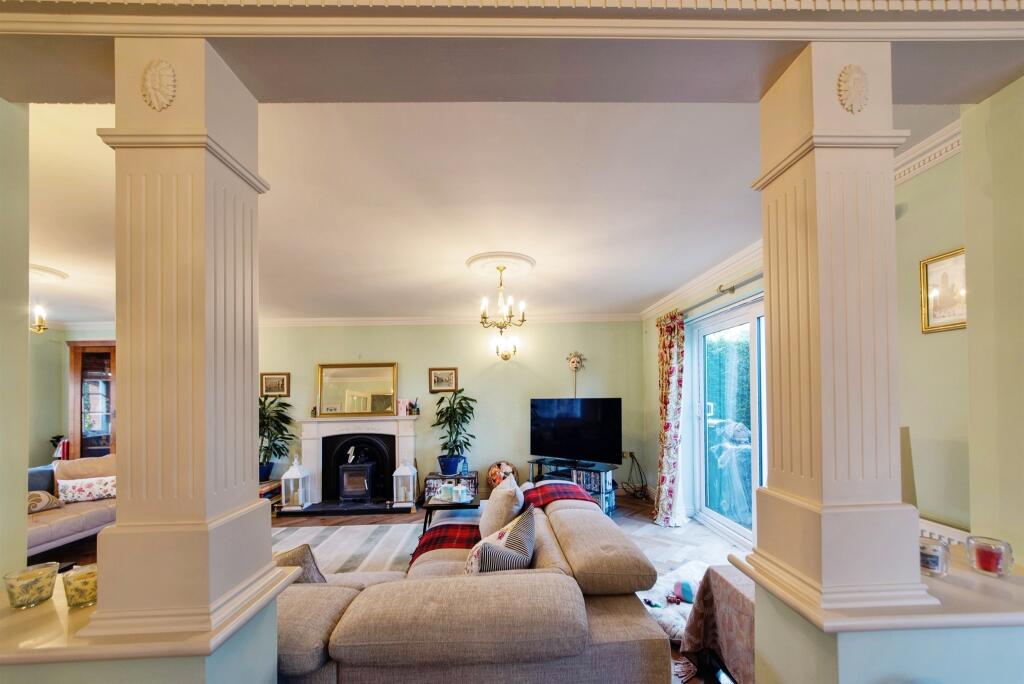 House in South Holland, Surfleet - More