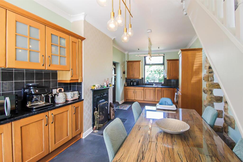 House in Kirklees, Combs, Thornhill Lees - View 2