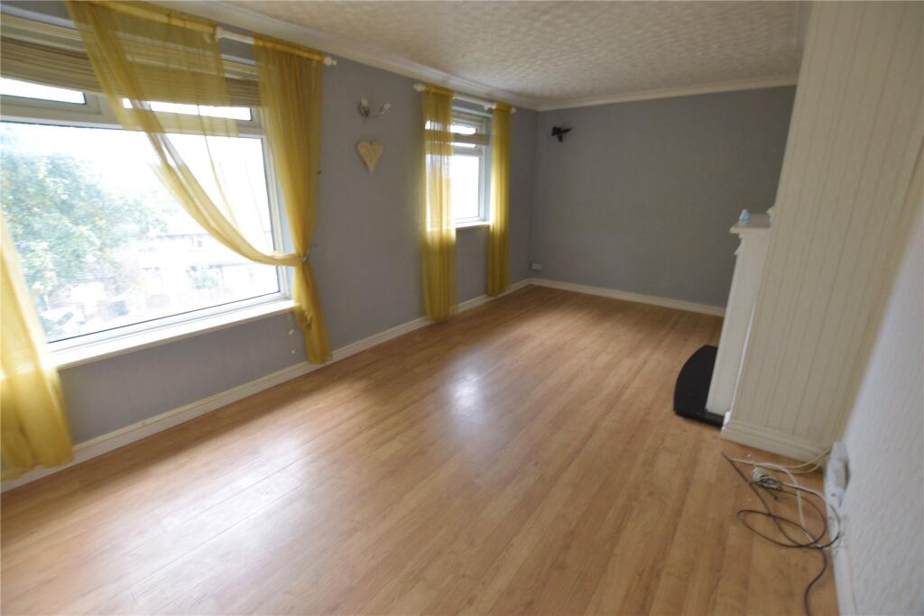 Apartment in Leeds, Camp Town, Moor Allerton - View 4