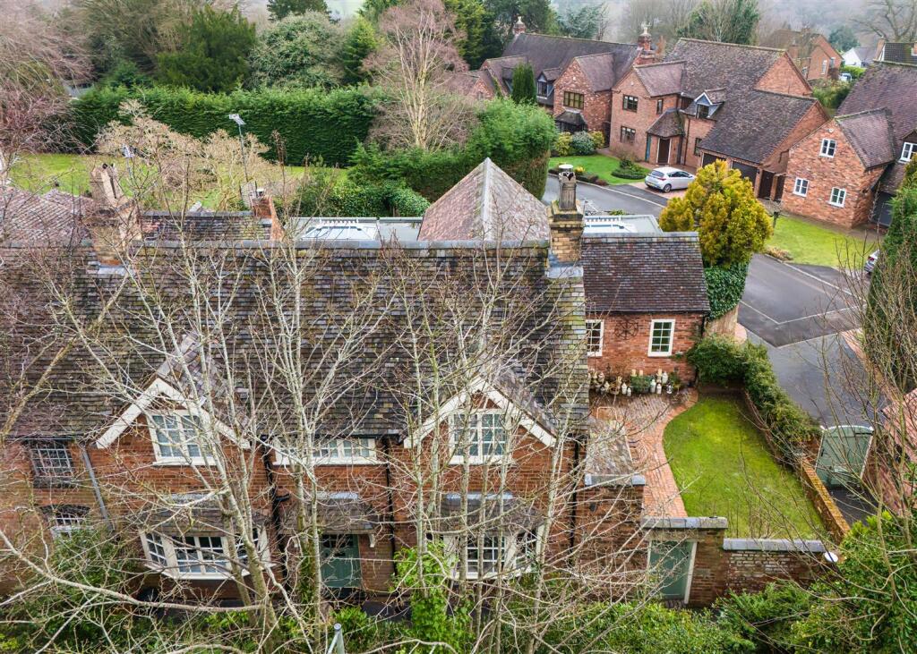 Viewlands Cottage, Wightwick Bank, Wightwick, Wolverhampton, WV6 8DR photo 2