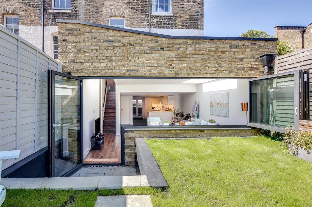 House in London - View 3