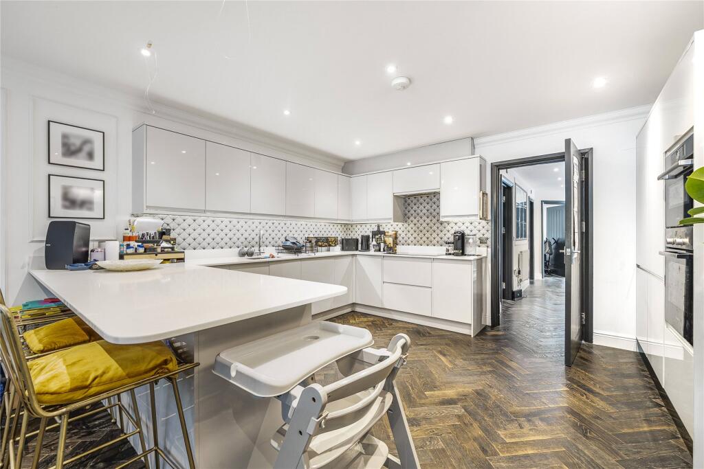 House in London, London Borough of Bromley - View 6