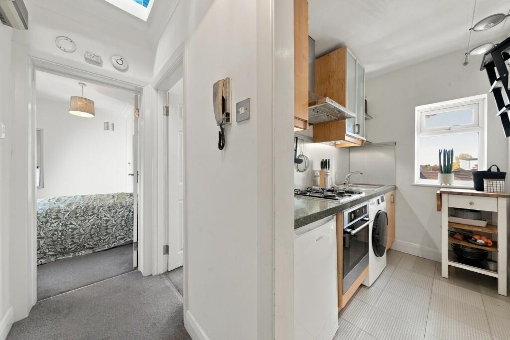 Apartment in London - View 5