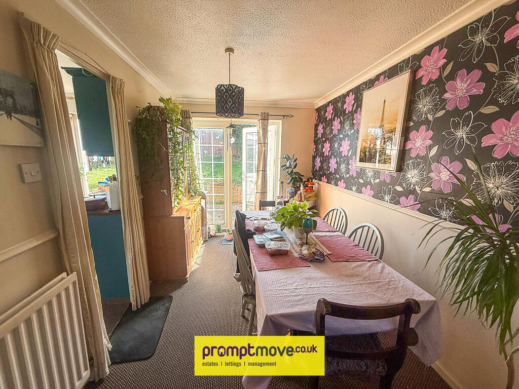 House in Luton - View 4