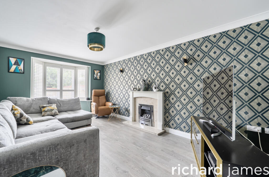 House in Swindon, Haydon Wick - View 3