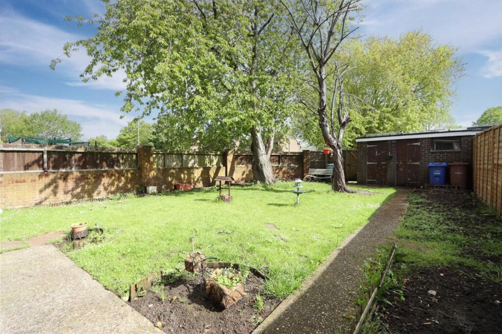 Kingsley Road, Farnborough, Hampshire, GU14 - More