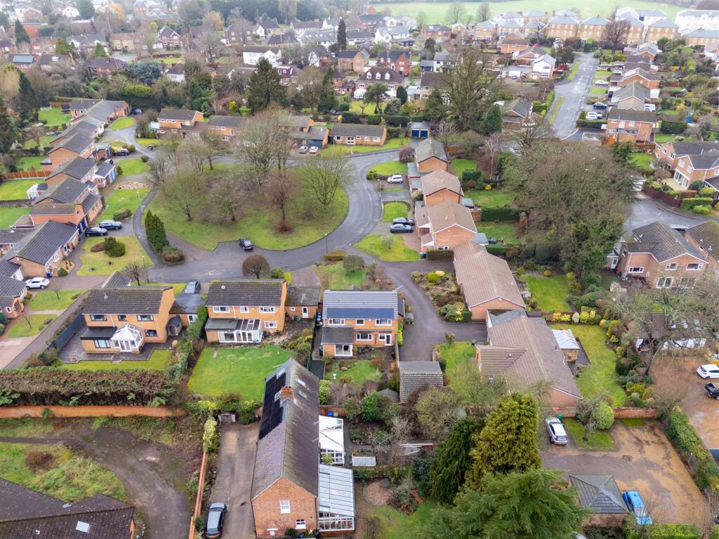 Almond Avenue, Leamington Spa photo 4