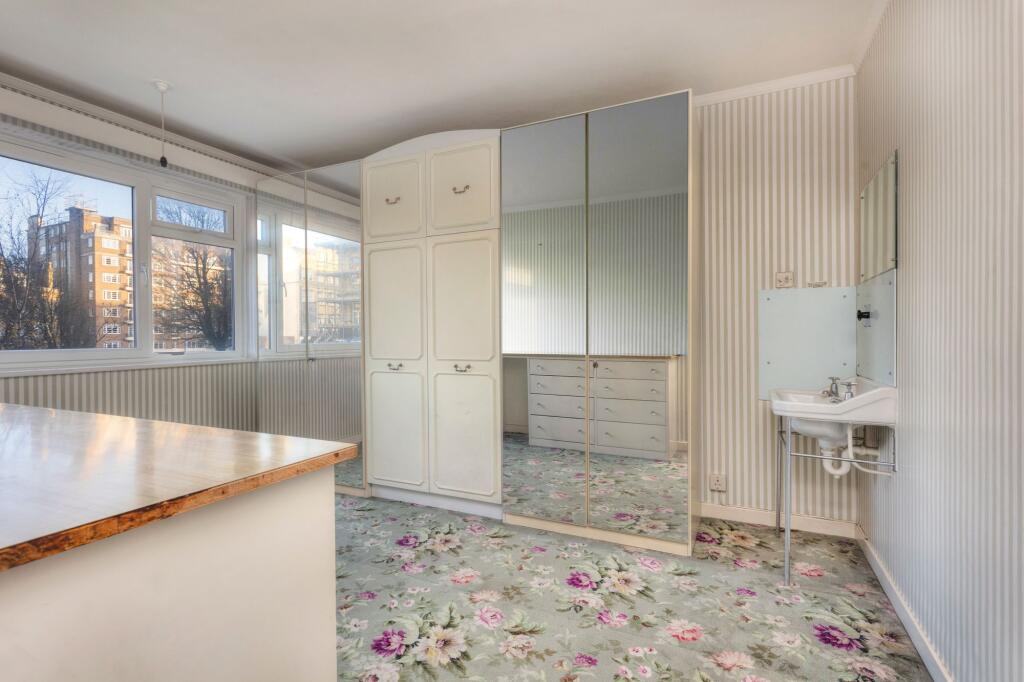 Apartment in Hove, Brighton and Hove - View 3