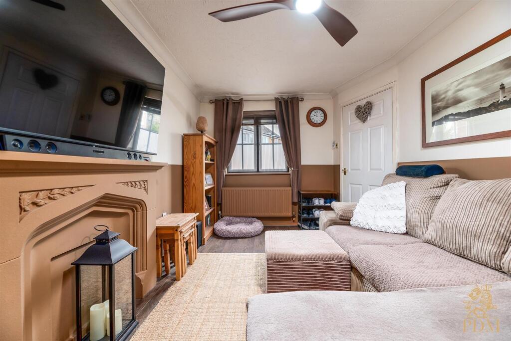 House in Ashfield, Hazelgrove, Hucknall - View 3