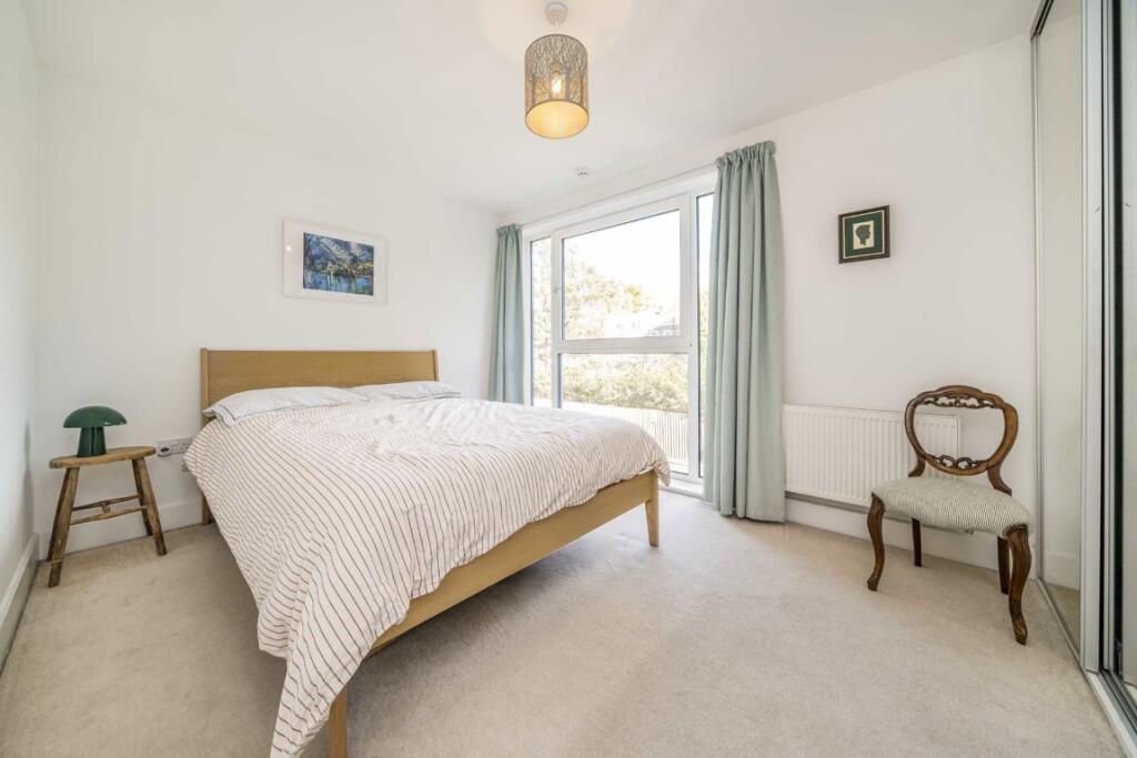 Gooch House, Hammersmith, London photo 4