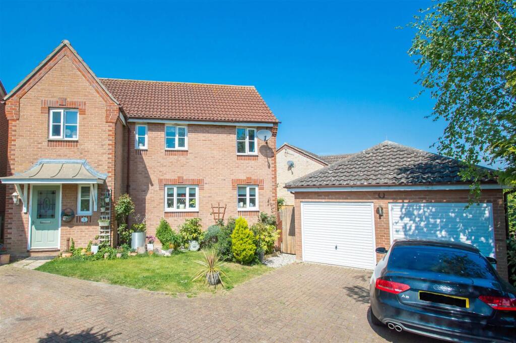 4-bed detached on Lowry Close, Haverhill, £419,995