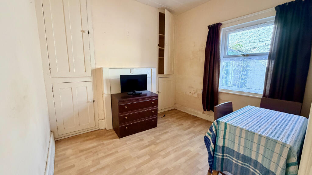 Additional image 3 of Victoria Buildings, Glastonbury