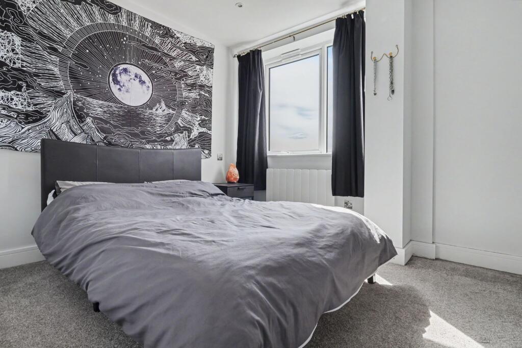 Apartment in Southampton - View 4