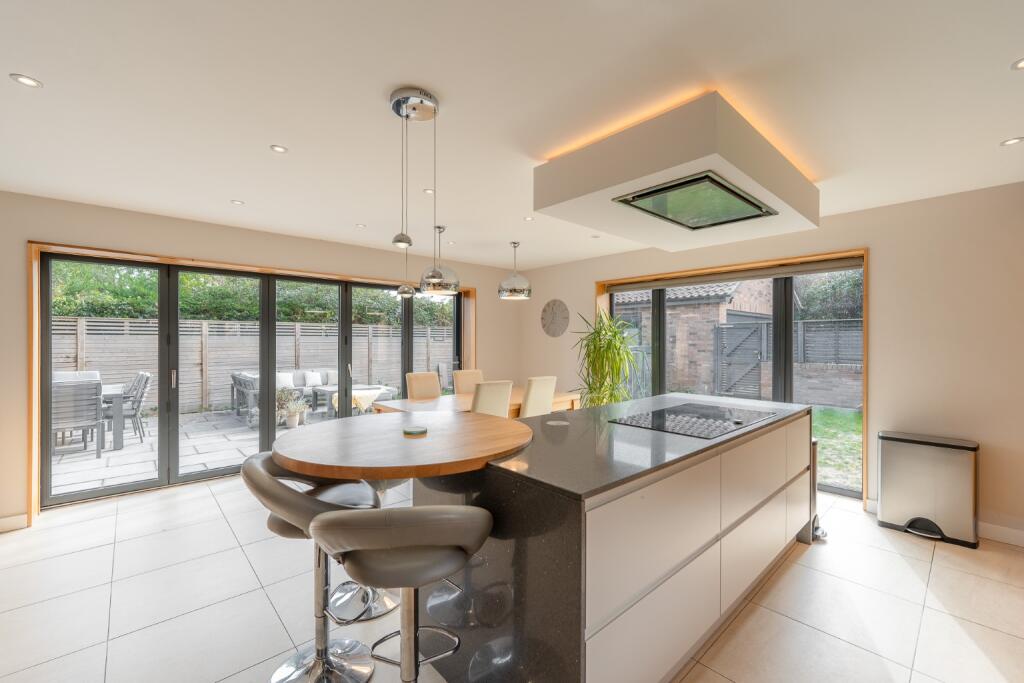 House in Huntingdonshire, Warboys - More