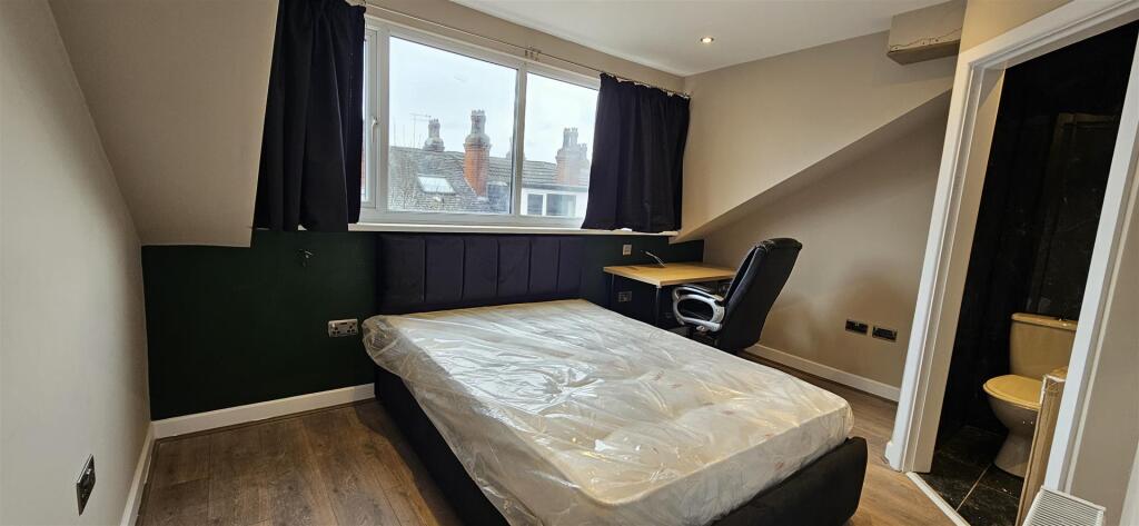 House in Leeds - View 4