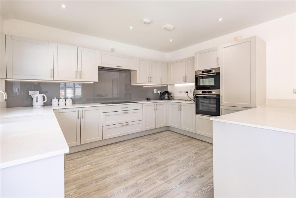 Vardon Drive, Bishops Stortford photo 4