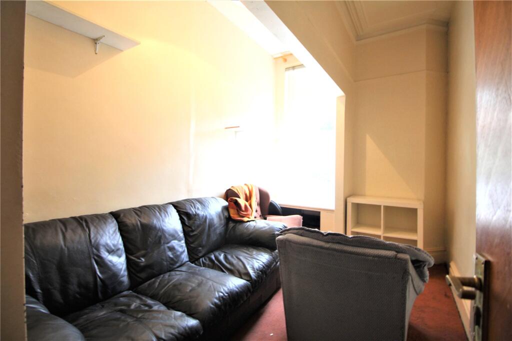 6 bedroom house for rent