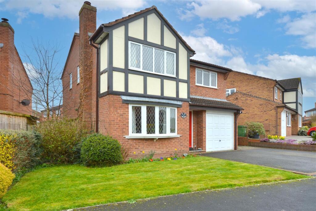 Sedgeford Drive, Off Portland Crescent, Shrewsbury photo 2