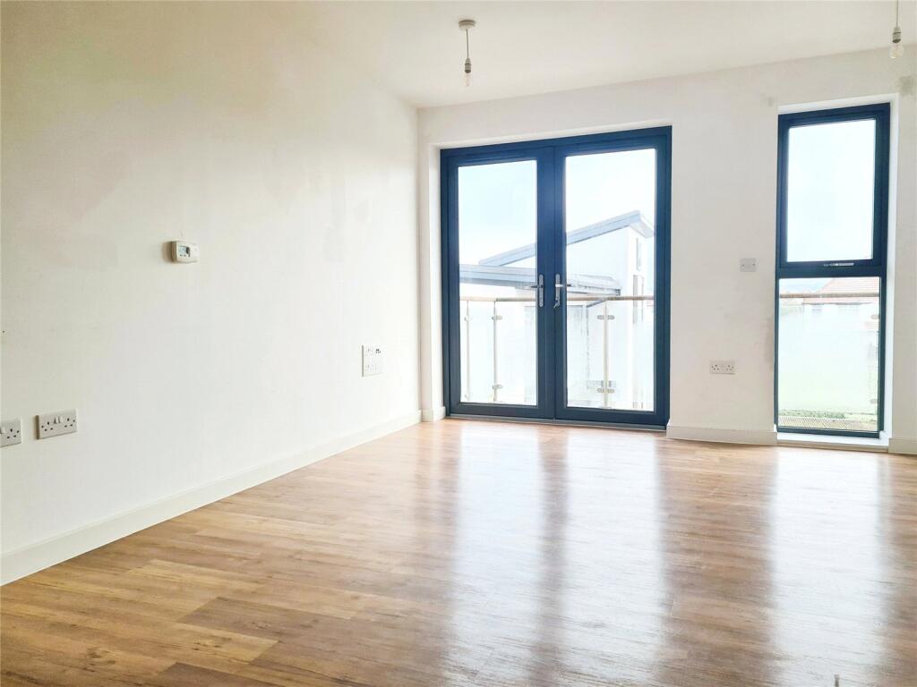 Apartment in Southampton, Maybush - View 2