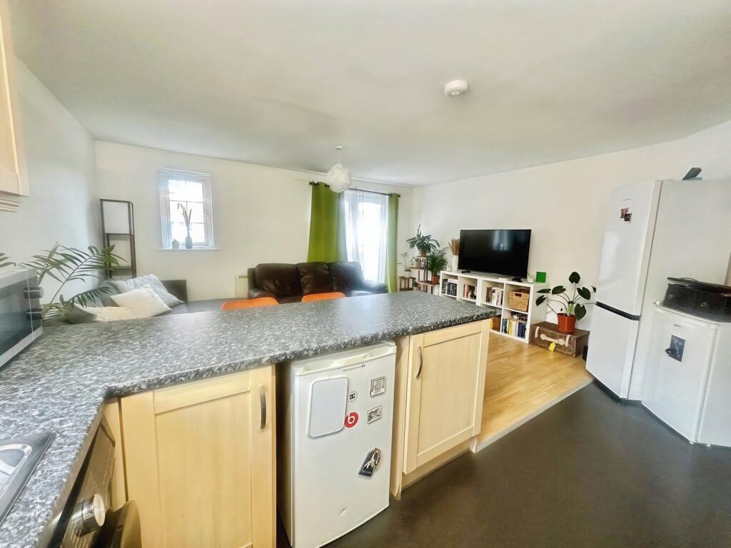 Apartment in Salford, Greater Manchester - View 3