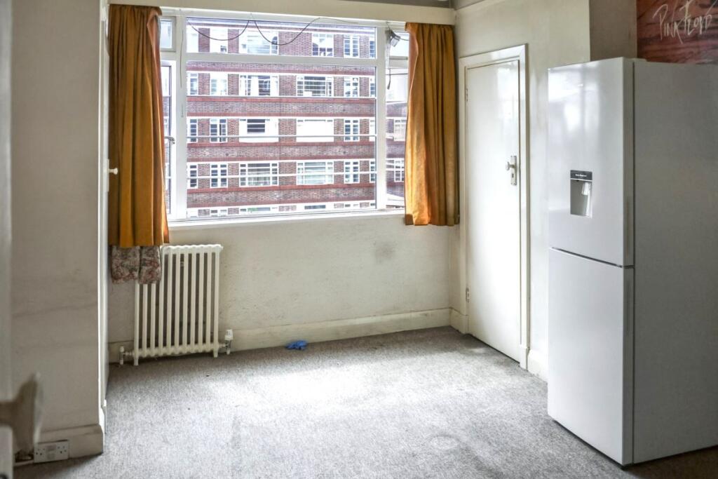 Apartment in London - View 2