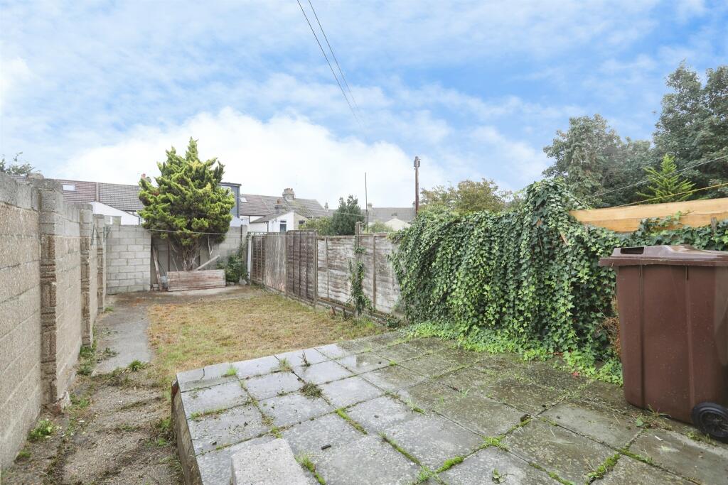 House in Gillingham, Hale - View 4
