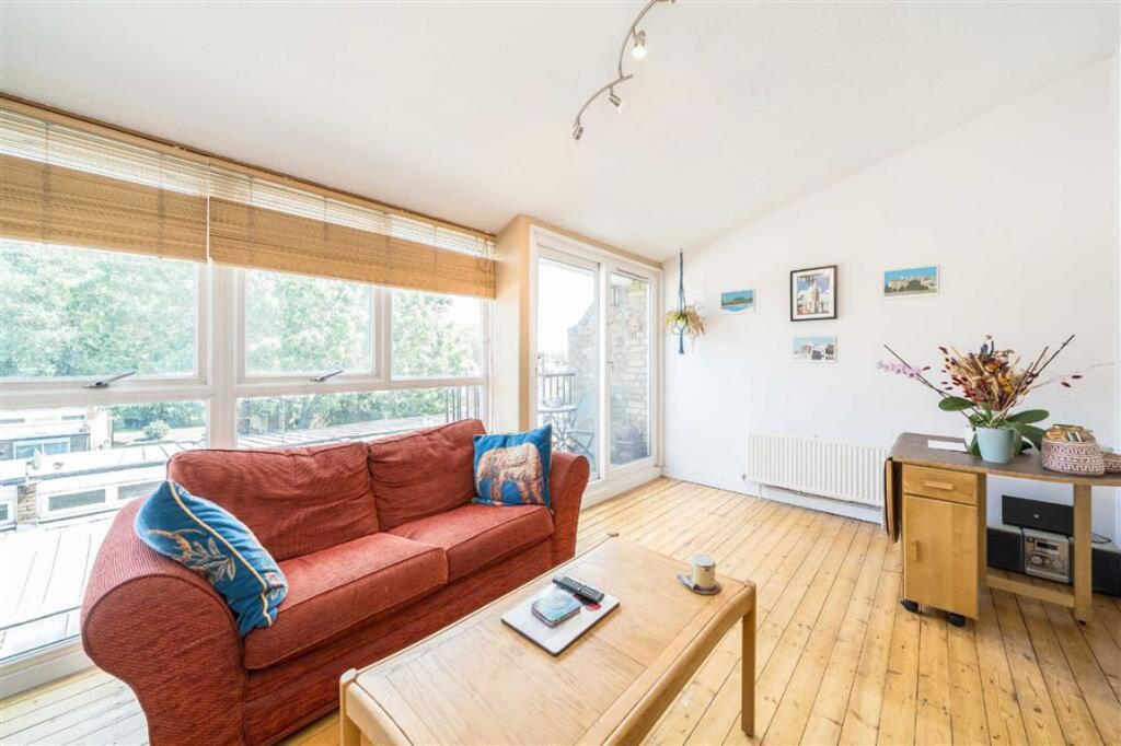 Main image of property: Hardel Walk, London