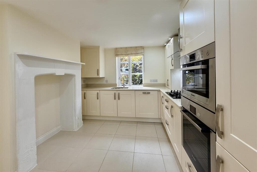 Humphris Place, Cheltenham - More