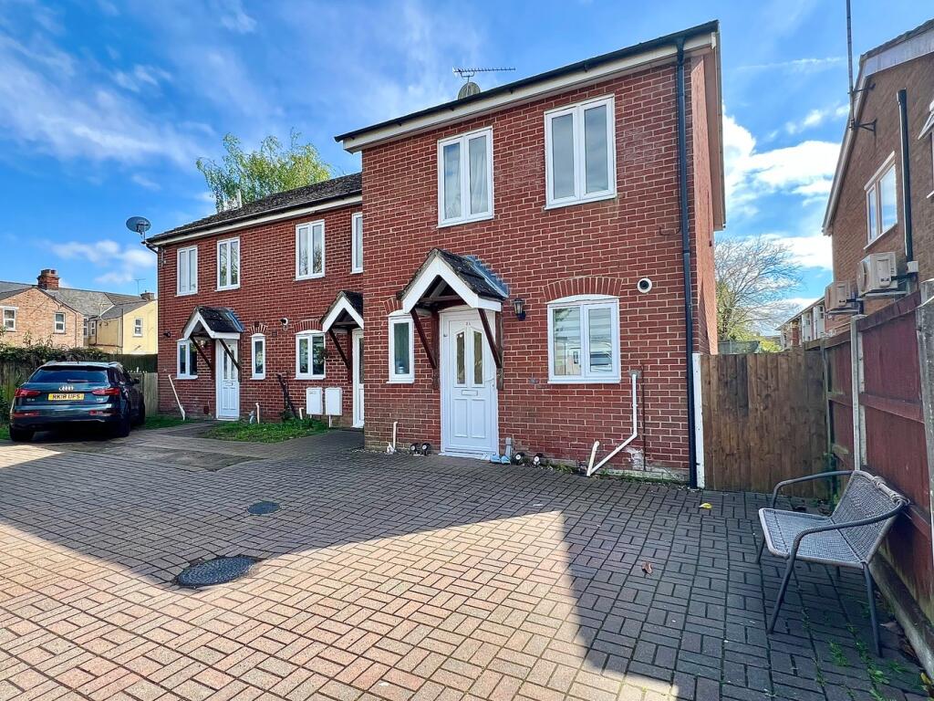 Main image of property: Starfield Close, Ipswich, IP4