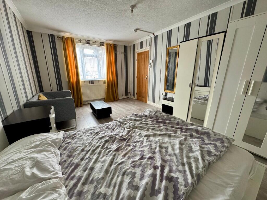 Main image of property: Brassie Avenue, London, W3