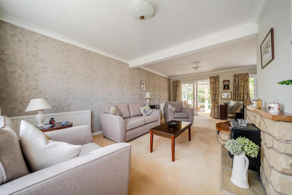 Pinewood Road, Shawbury, Shrewsbury photo 2