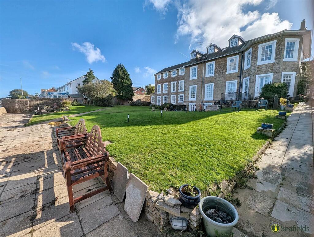 2-bed flat on Augusta Road, Ryde, PO33 3AT, £189,950