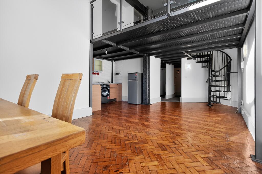 Apartment in Kirklees, West Yorkshire - More