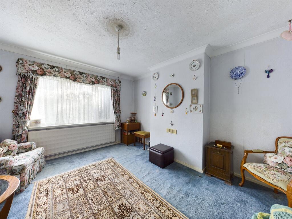 Knights Way, Emmer Green, Reading, Berkshire, RG4 photo 2