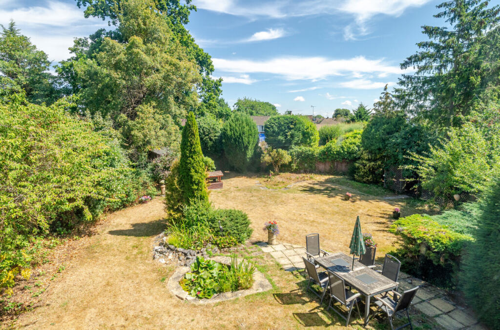 House in Reading, Lower Earley, Earley - View 2
