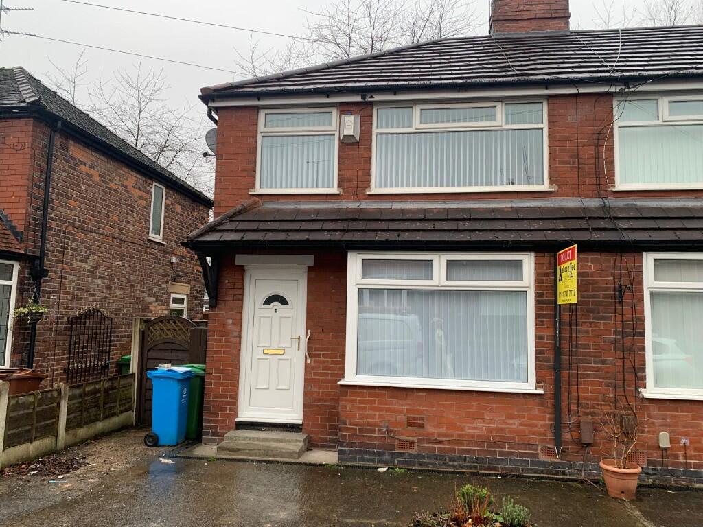 Main image of property: 8 Stirling Road, Oldham, Greater Manchester, OL9 8AQ