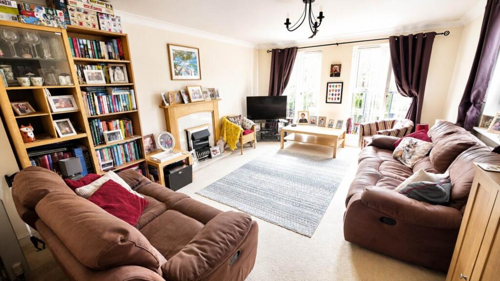 House in Hatfield, Hatfield Business Park - View 3