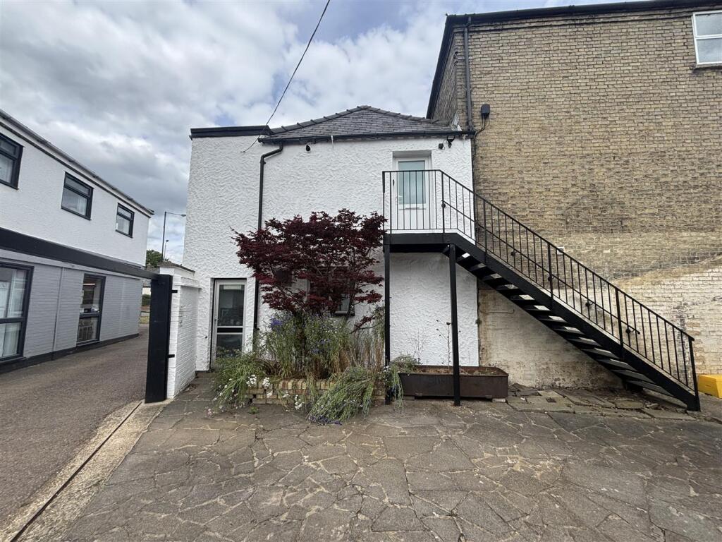 Main image of property: Wellington Street, Newmarket