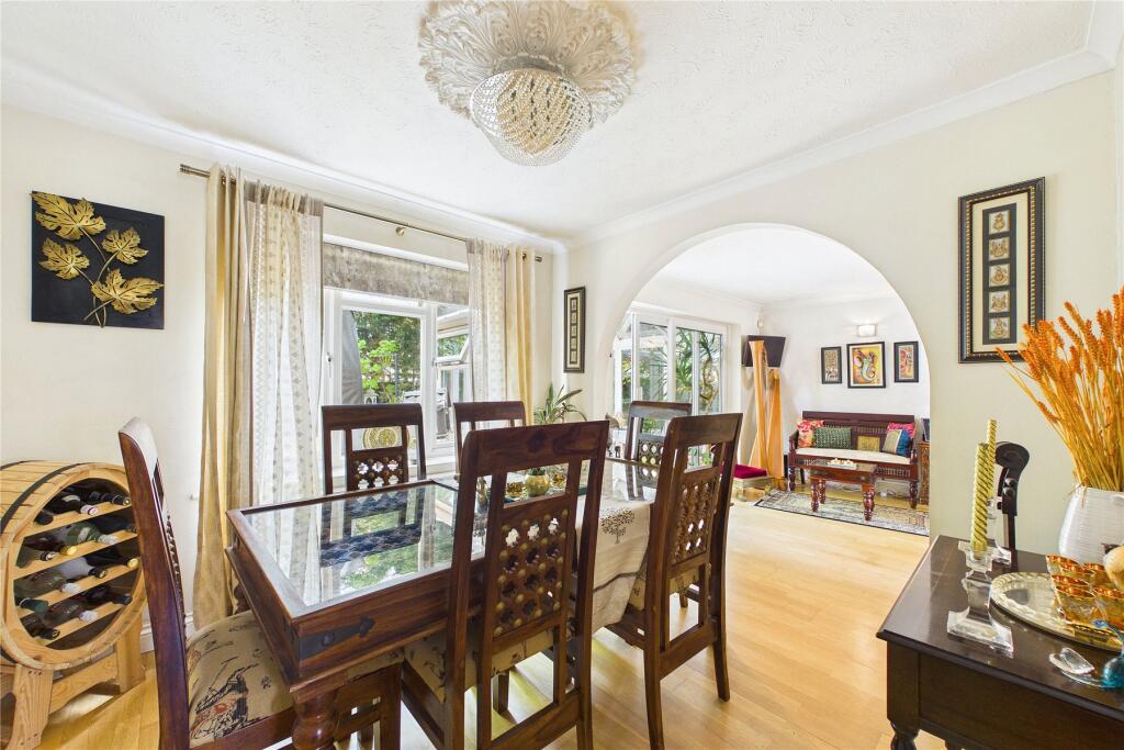House in Surrey Heath, Windlesham - View 5