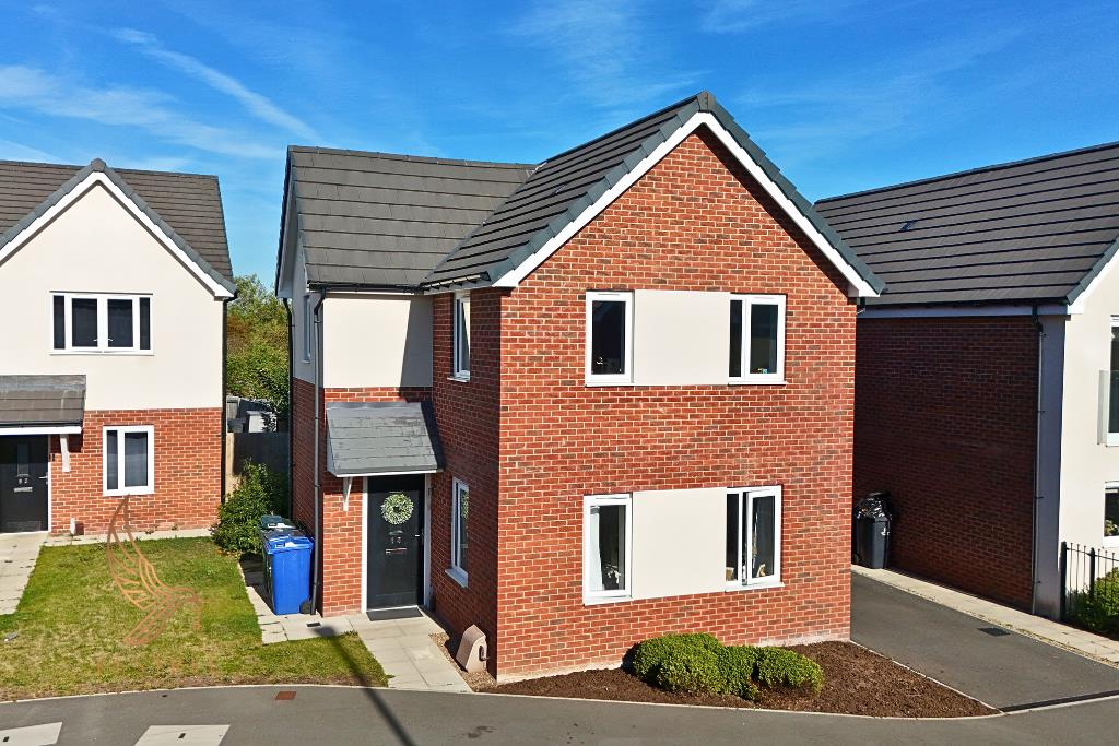 3-bed detached on Carr Road, Edlington, £200,000