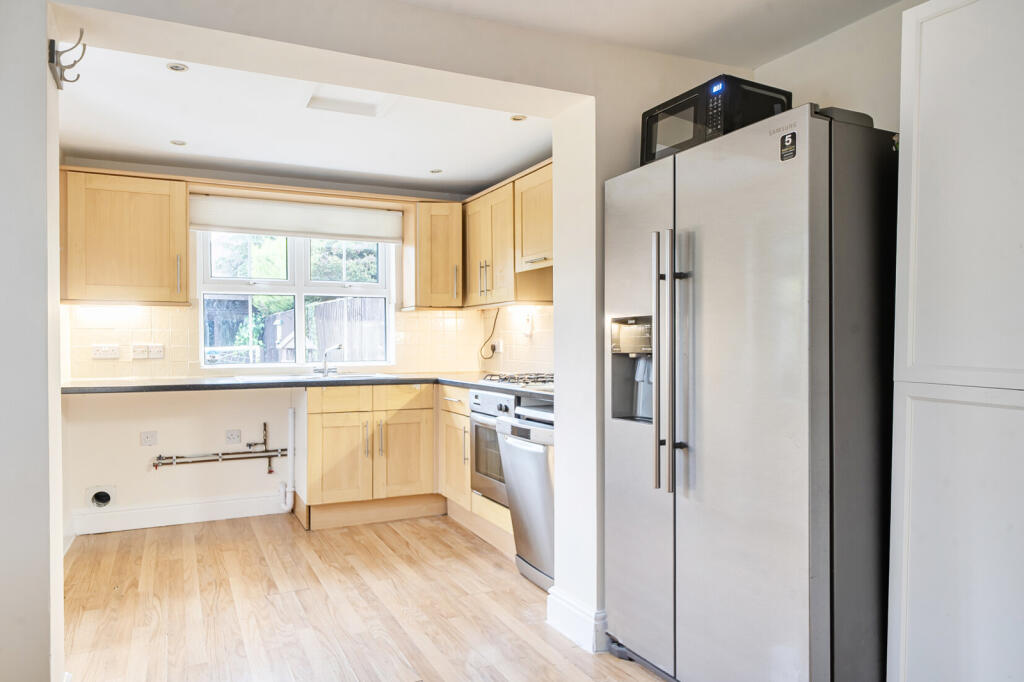 House in Widmer End, Terriers, Totteridge - View 5