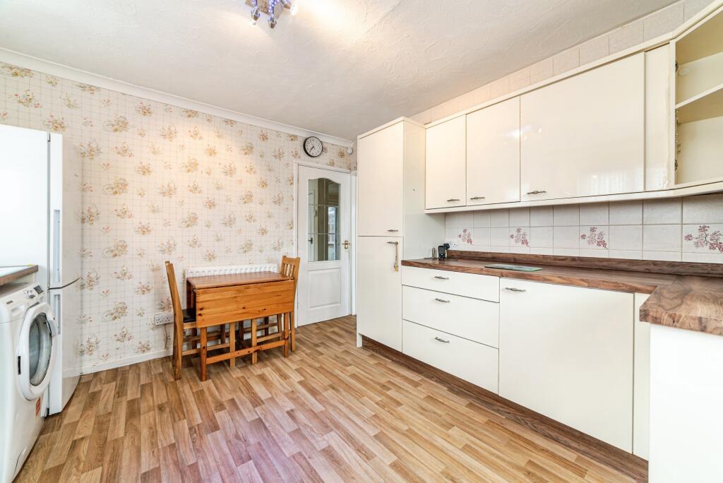 House in Basingstoke and Deane, Basingstoke - View 2