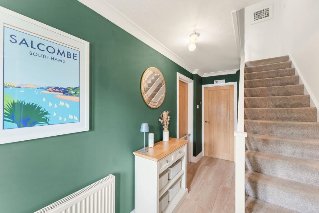 Claygate, Esher, KT10 photo 4