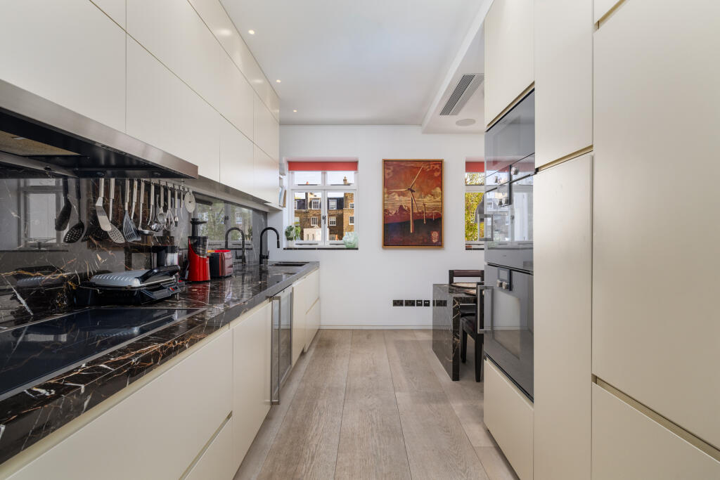 Apartment in London - View 5