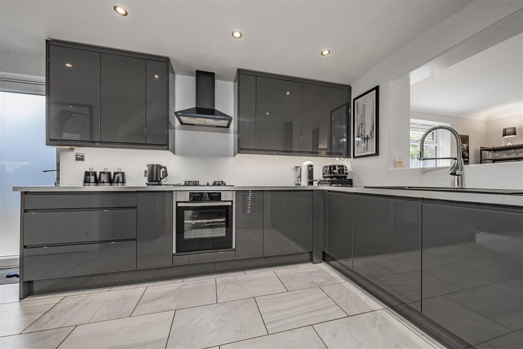 Additional image 5 of Hamilton Close, Bricket Wood, St. Albans