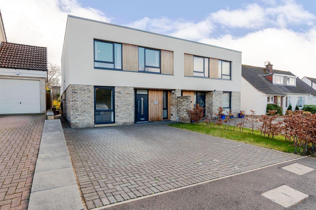 Main image of property: 9a Barnton Park View, Barnton, Edinburgh, EH4 6HH