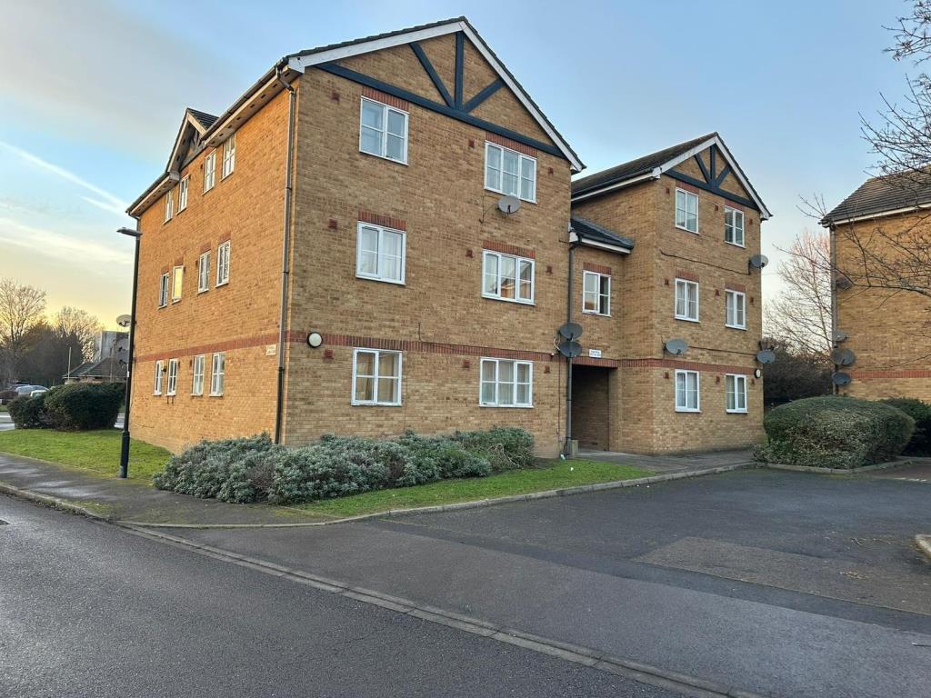 Main image of property: Slough, Berkshire, SL3